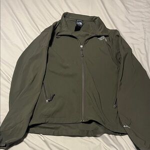 The North Face Men's Green Windbreaker